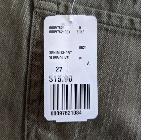 NWT!! Olive Lace Shorts - Picture 6 of 7